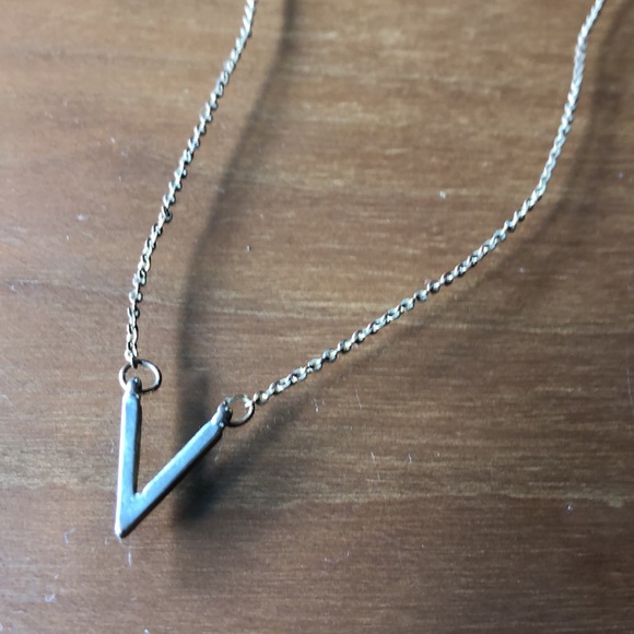 Gold V Arrow Choker Chain - Picture 4 of 5